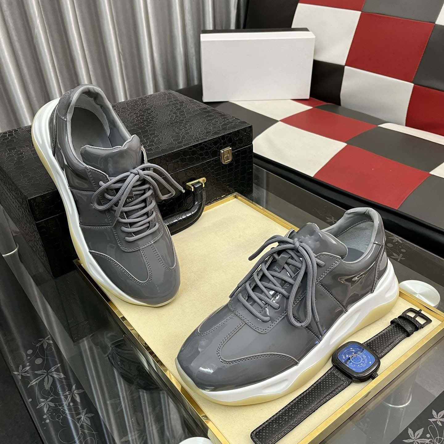 Damen Sneaker Elegante Glänzend Dämpfung Laufsohle
