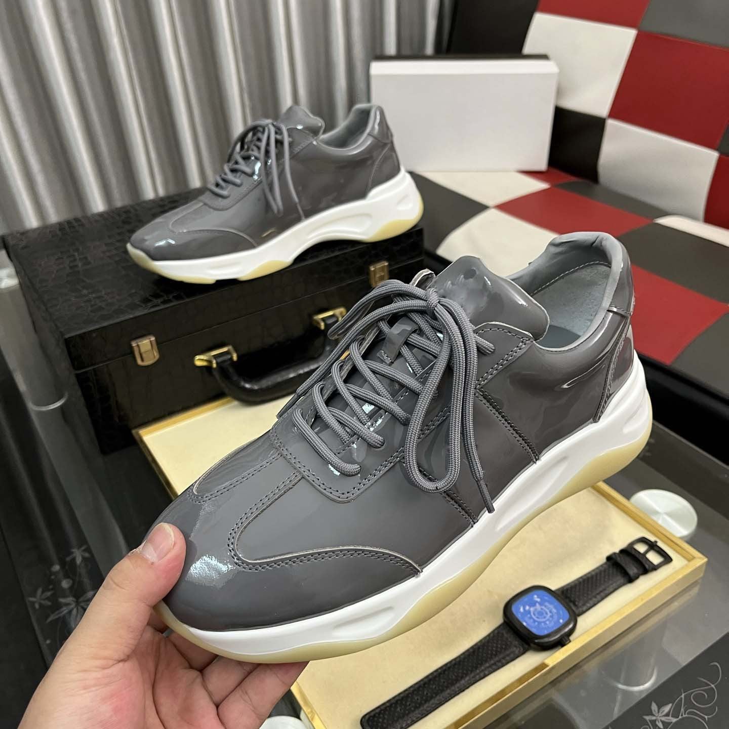 Damen Sneaker Elegante Glänzend Dämpfung Laufsohle