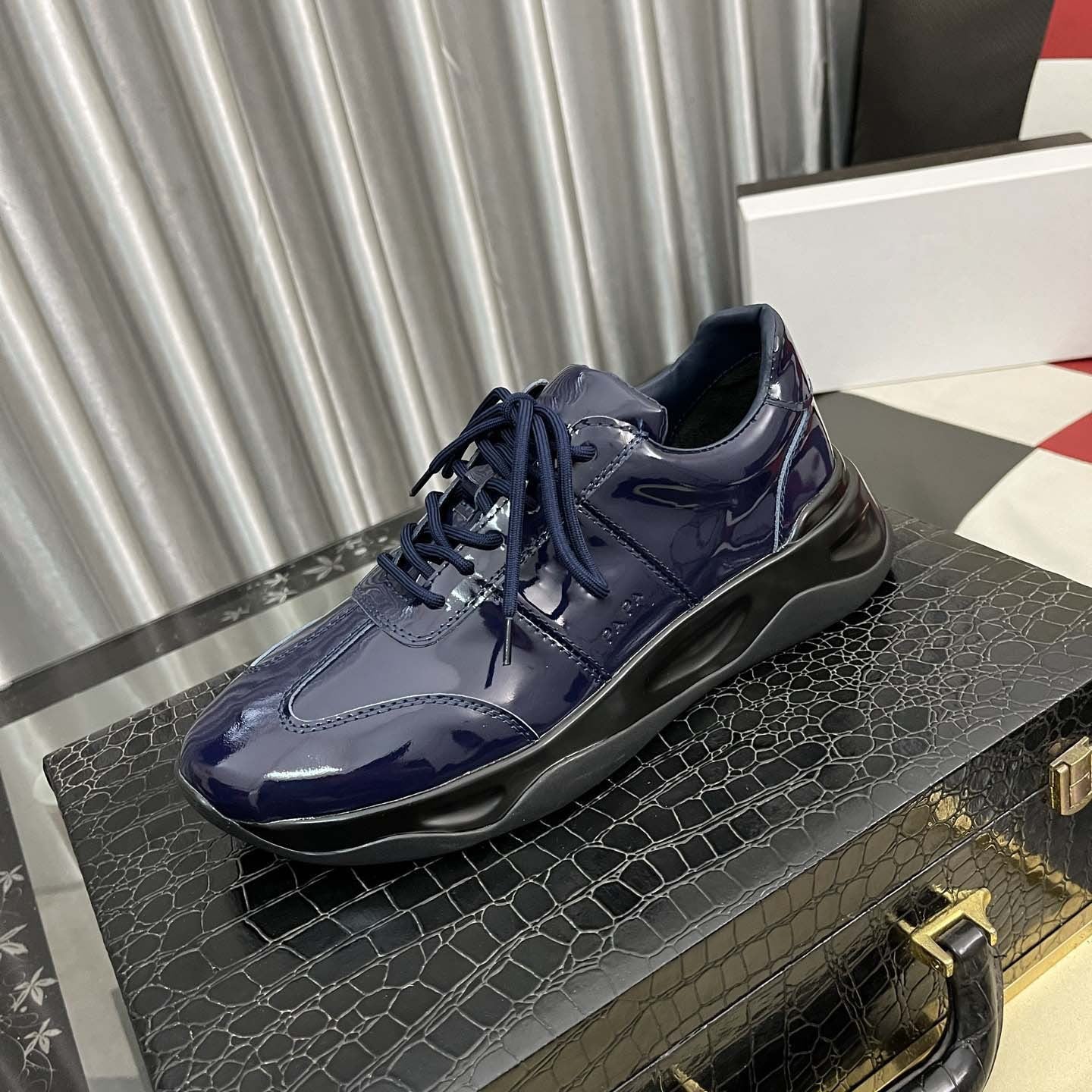 Damen Sneaker Elegante Glänzend Dämpfung Laufsohle