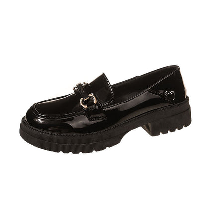Damen Mokassins Lackleder mit Ketten Dekoration Modern