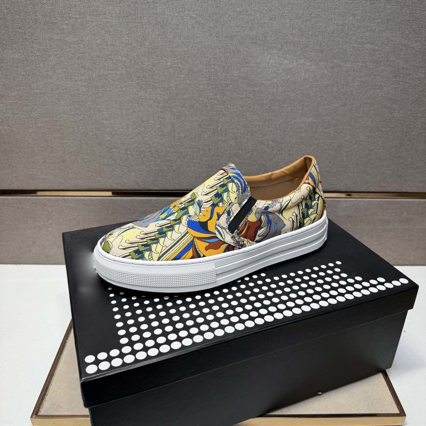Damen Sneaker Slip-On mit buntem Grafik-Design