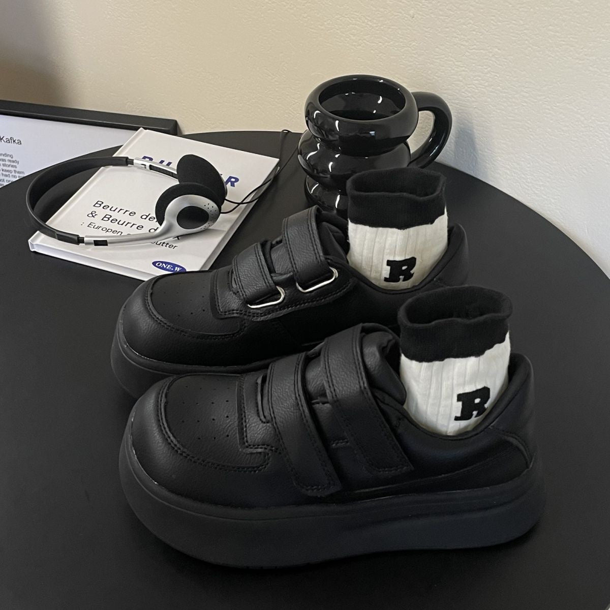 Damen Sneaker Komfortabel mit Klettverschluss Stylisch Schwarz - BerlinGlamour