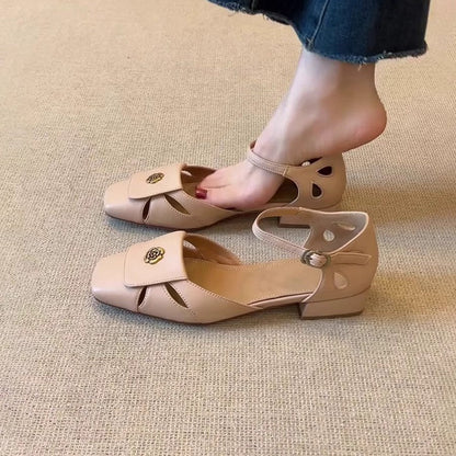 Damen Pumps Riemchen Schuhe mit Blumen Dekor und Komfortabsatz