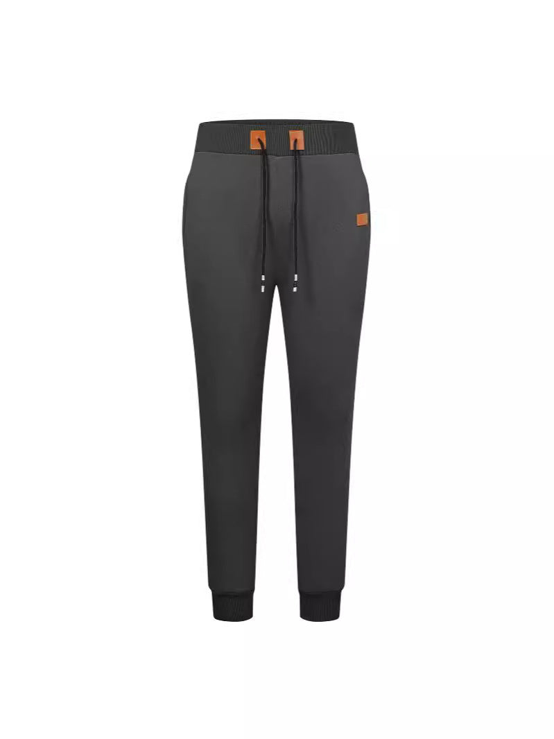 Ein moderner, komfortabler Jogginghose mit verstellbarem Bund und seitlichen Reißverschlusstaschen BerlinGlamour wäre ein großartiges Produkt für alle, die gerne Sport treiben und stilvoll