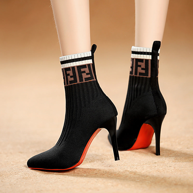 Damen Stiefel Elegante Absatzstiefel Mit Logo-Design - BerlinGlamour