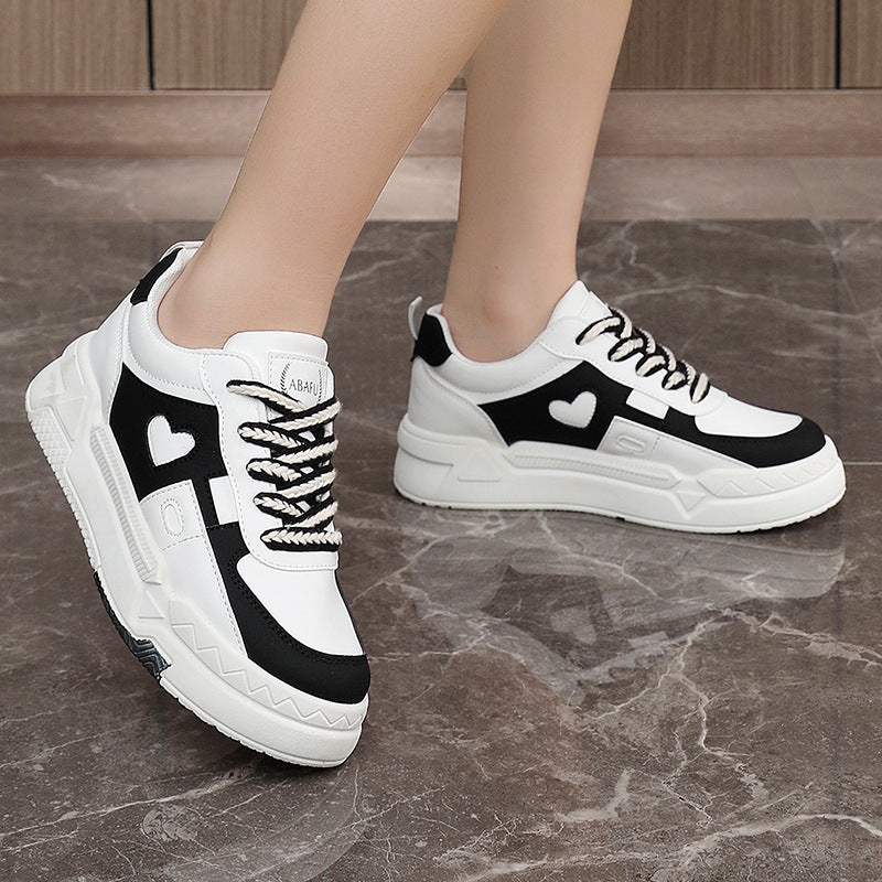 Damen Sneaker Modisch Herz Applikation Robust