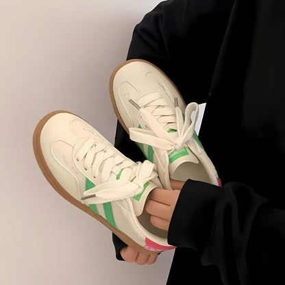 Damen Sneaker Blumen Dekor Weich Laufsohle - BerlinGlamour