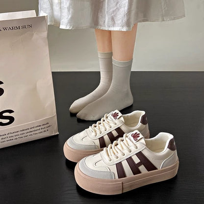 Damen Sneaker atmungsaktiv bequem mit verstärktem Fersenbereich