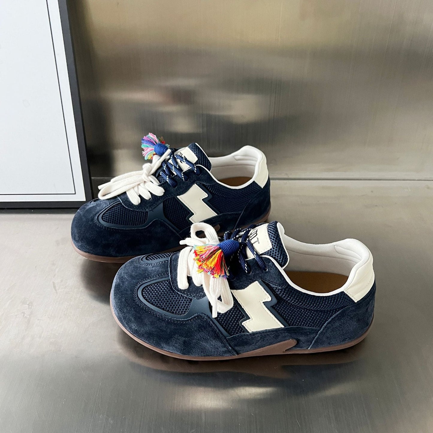 Damen Sneaker Sportlich atmungsaktiv mit Quasten-Details