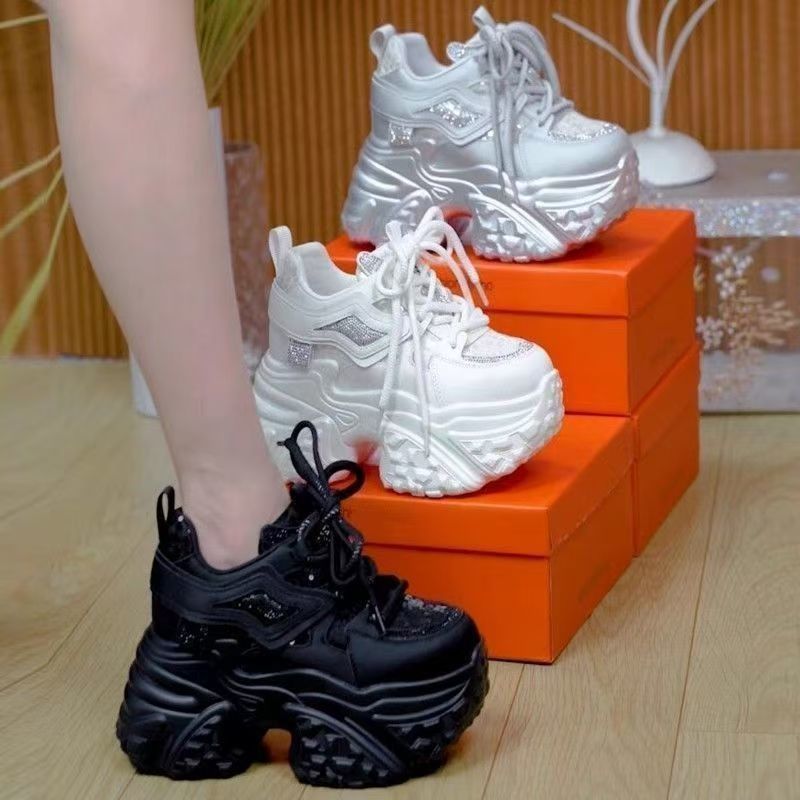 Damen Plateau Sneaker Glitzer schwarz mit stabilen Sohlen