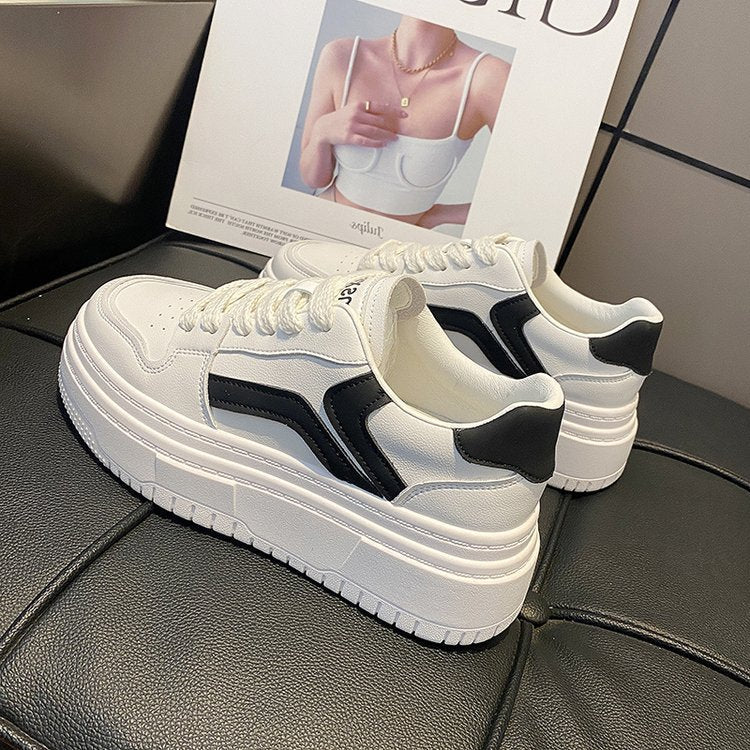 Damen Sneaker Plateau Komfortabel Weich mit Kontrastdetails - BerlinGlamour
