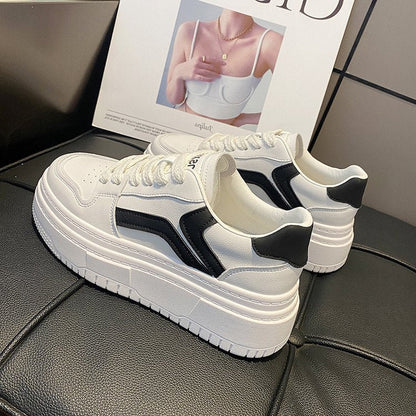 Damen Sneaker Plateau Komfortabel Weich mit Kontrastdetails - BerlinGlamour