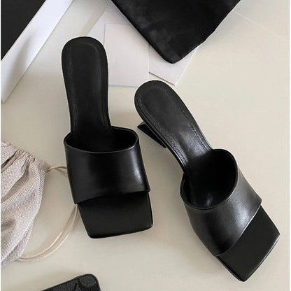 Damen Mules Offen mit Glitzer Obermaterial und Hochem Blockabsatz