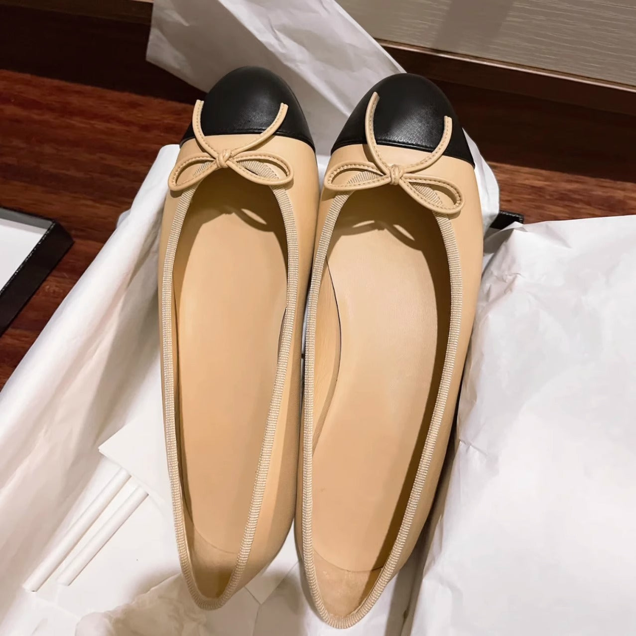 Damen Ballerinas Elegant Metalldetail Schleifenverschluss - BerlinGlamour