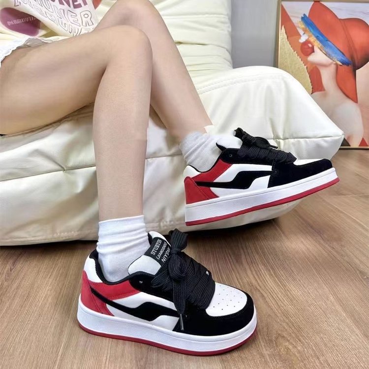 Damen Sneaker Urban Style Komfort Sohle Schwarz