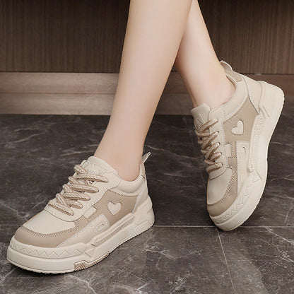 Damen Sneaker Chunky mit Herz Dekoration bequem