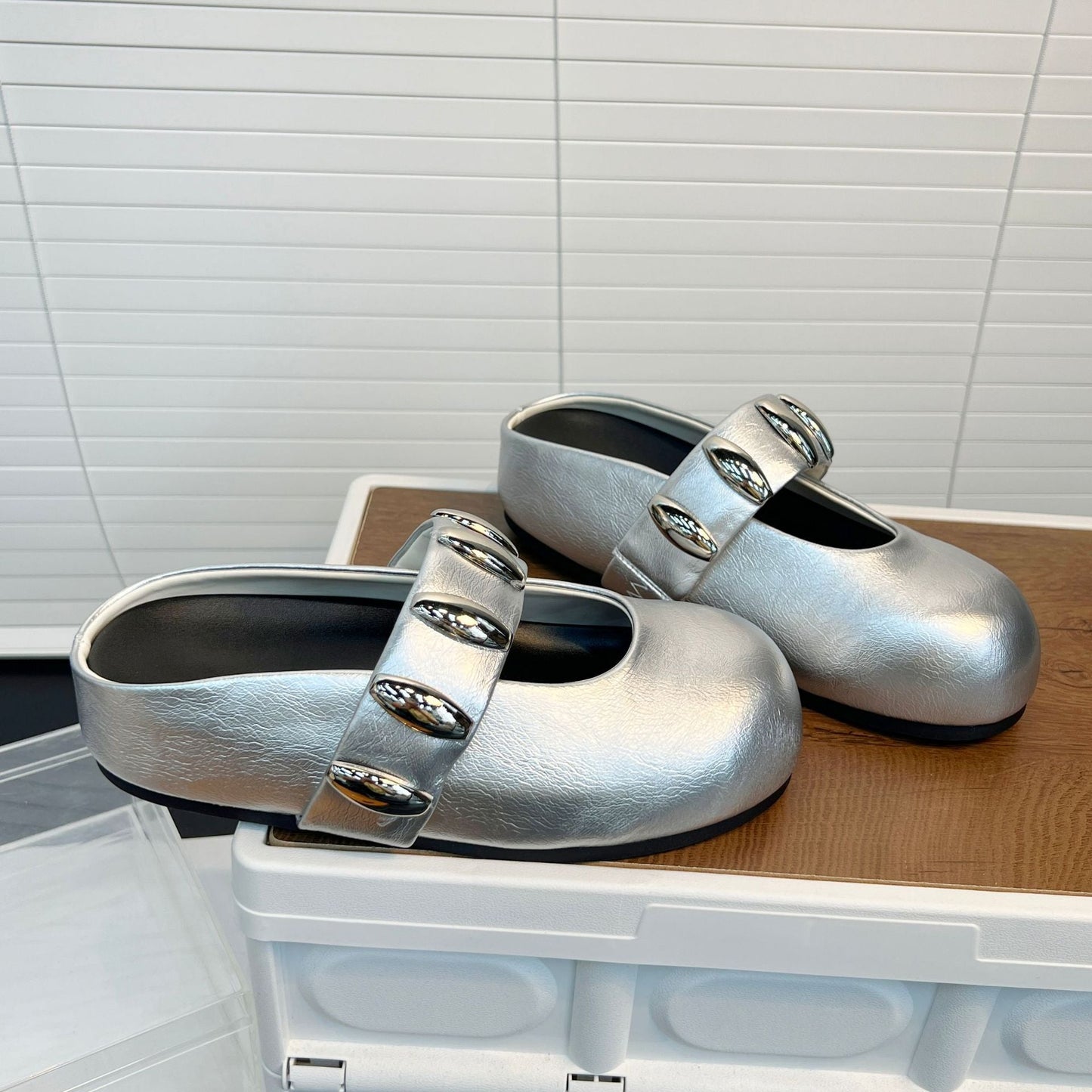 Damen Clogs mit Riemen und Schmuckdetails Modern