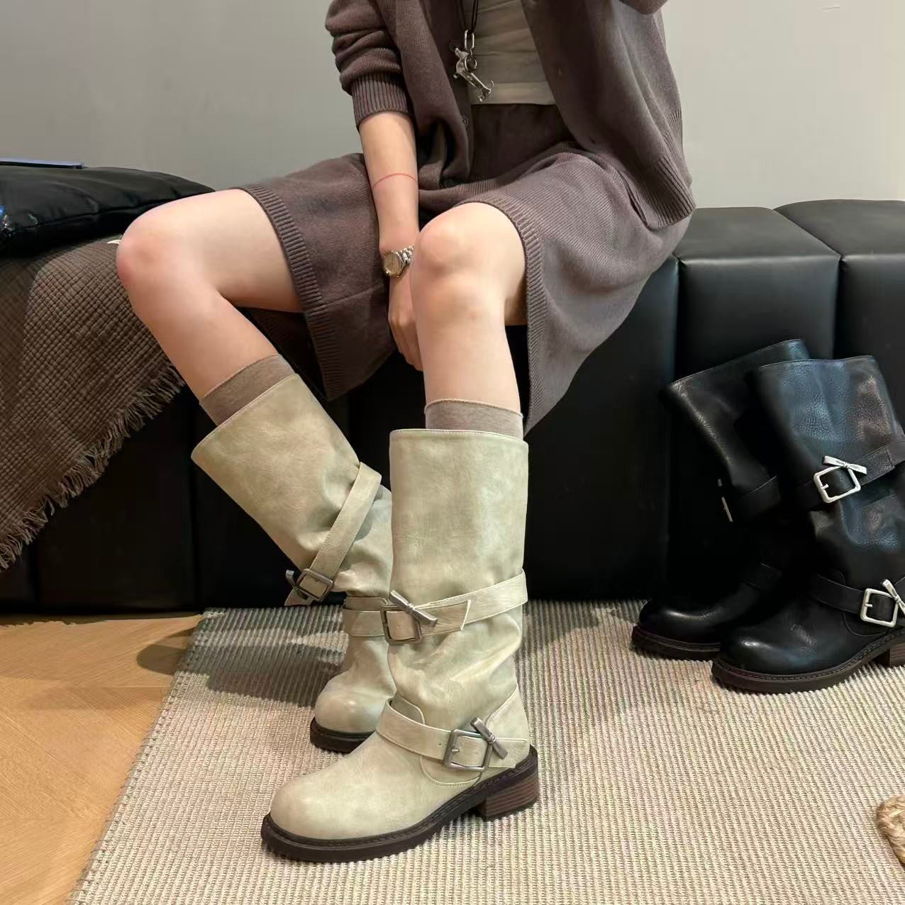 Damen Stiefel Modisch mit verstellbaren Riemen und bequemem Blockabsatz