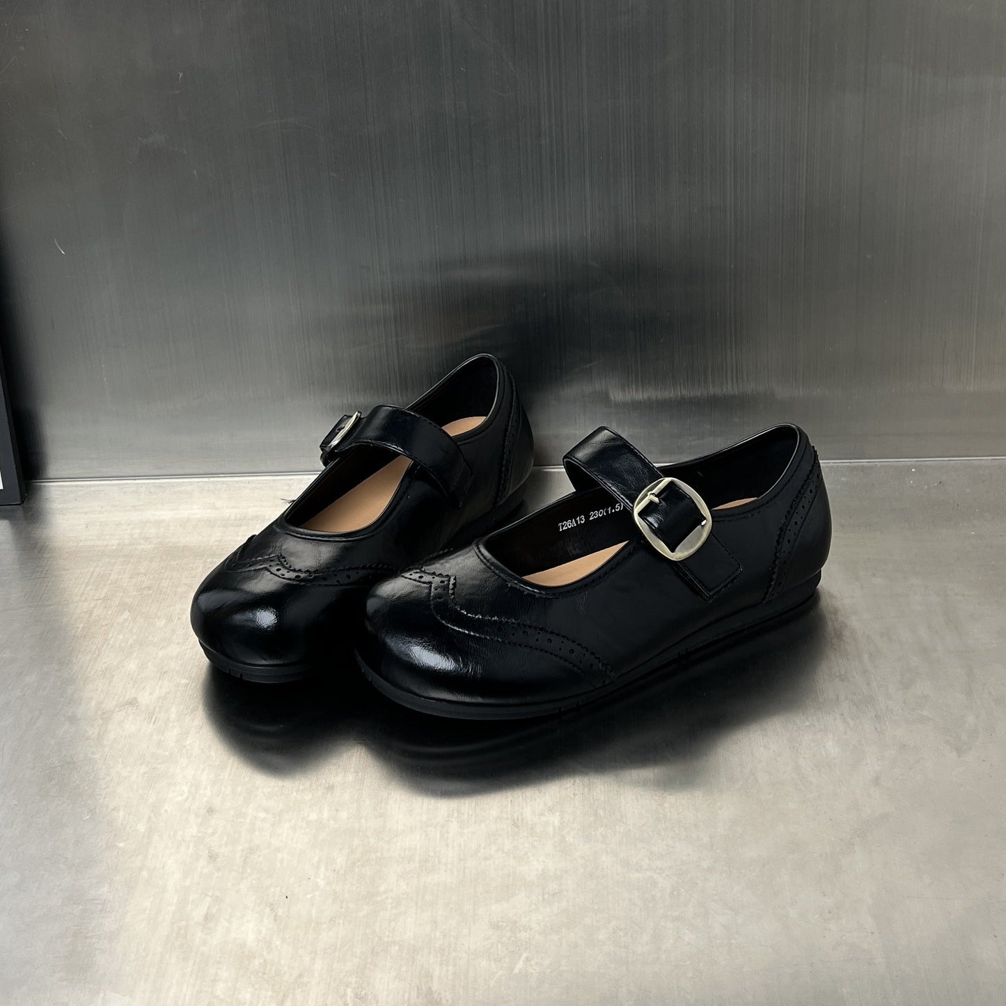 Damen Slipper Elegante Brogue Muster Komfortabel