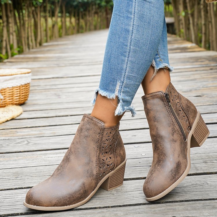 Damen Stiefeletten Elegant mit Lasercut-Design und flacher Sohle