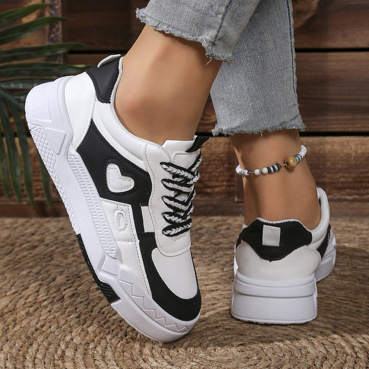 Damen Sneaker Modisch Herz Applikation