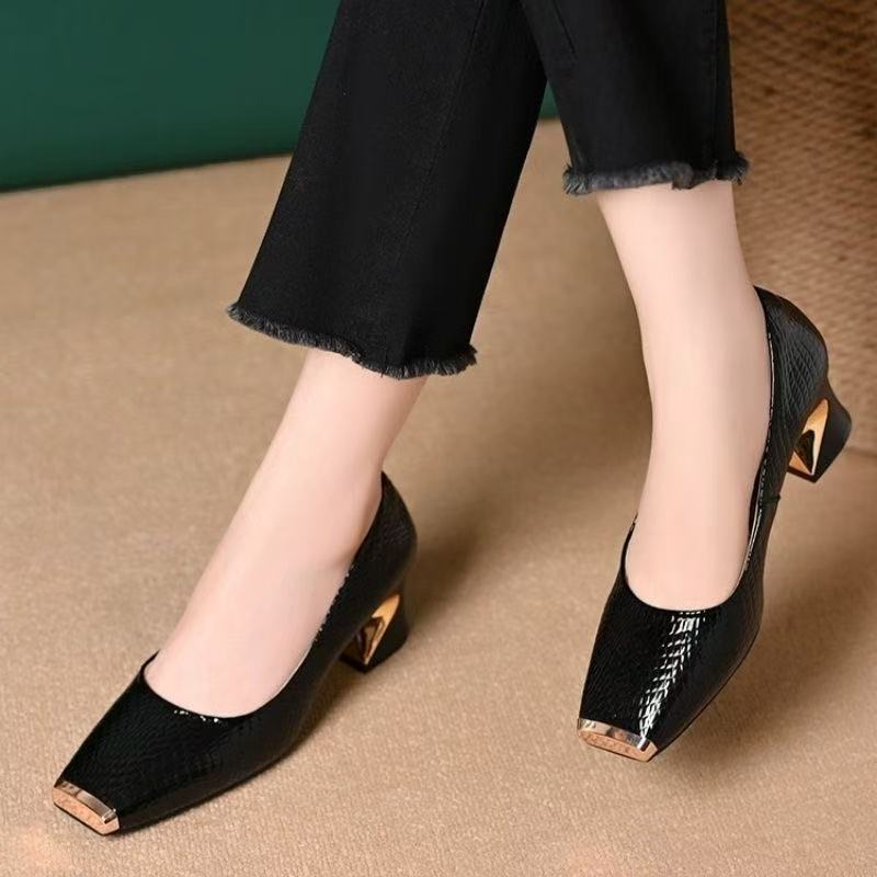 Damen Pumps Elegant Glänzend Schuhe Heidi Mode