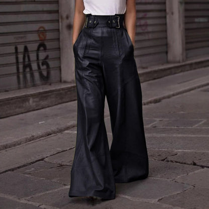 Elegante Damen Lederhosen Hochwertig mit Plisierdetails