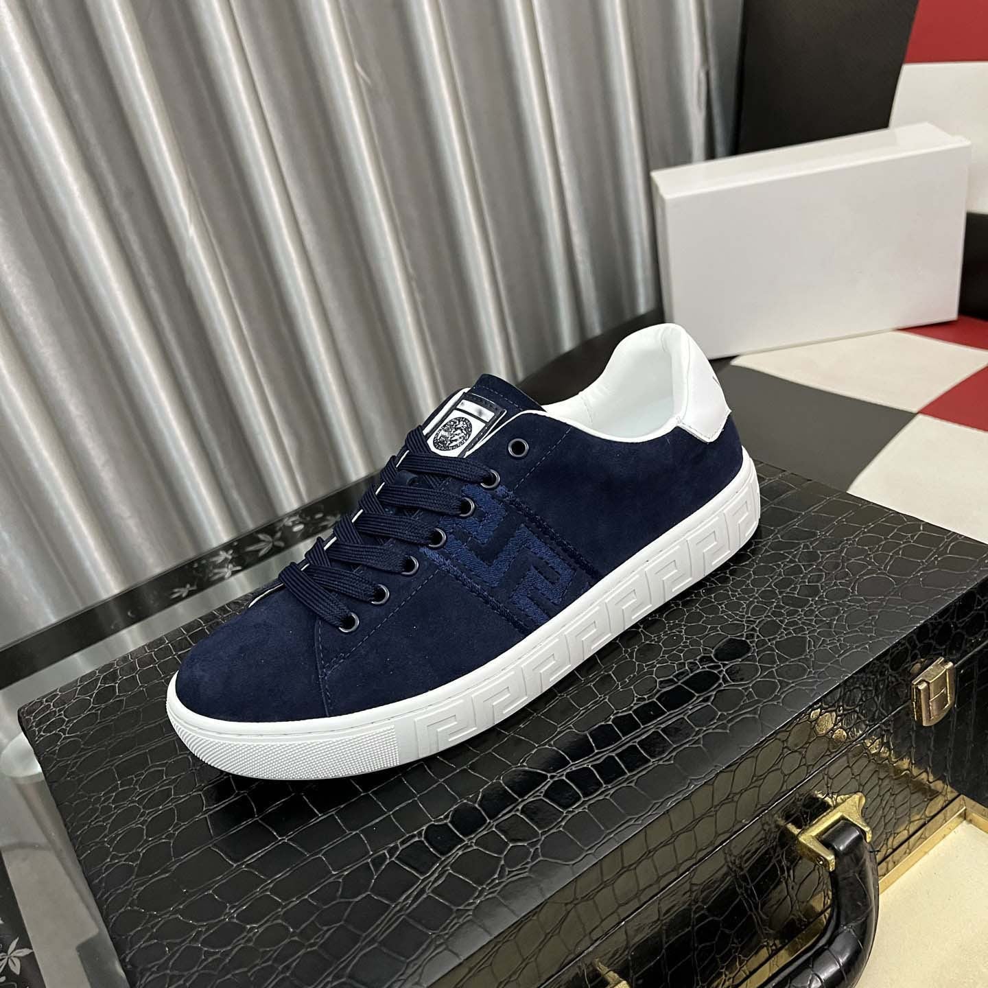 Damen Sneaker Sportlich Laufsohle Rutschfest Logo