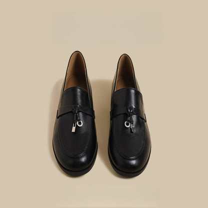 Damen Mokassins Elegante Lederschuhe mit Schmuckdetail