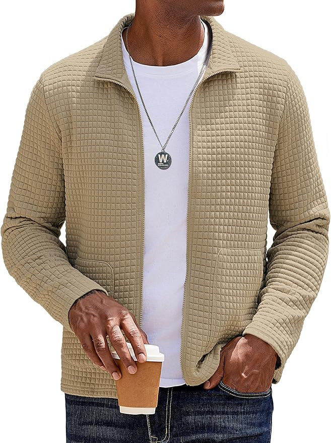 ein Beispiel für einen neuen Titel: Stilvolle Herren Strickjacke mit Praktischen Einschubtaschen und modischem Waffelmuster BerlinGlamour