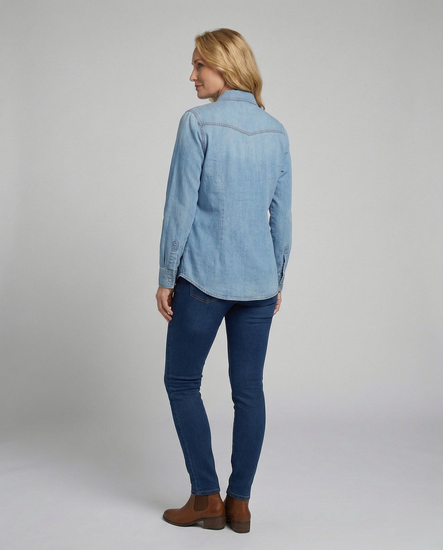 Damen Bluse Denim mit Brusttaschen und Dekoration