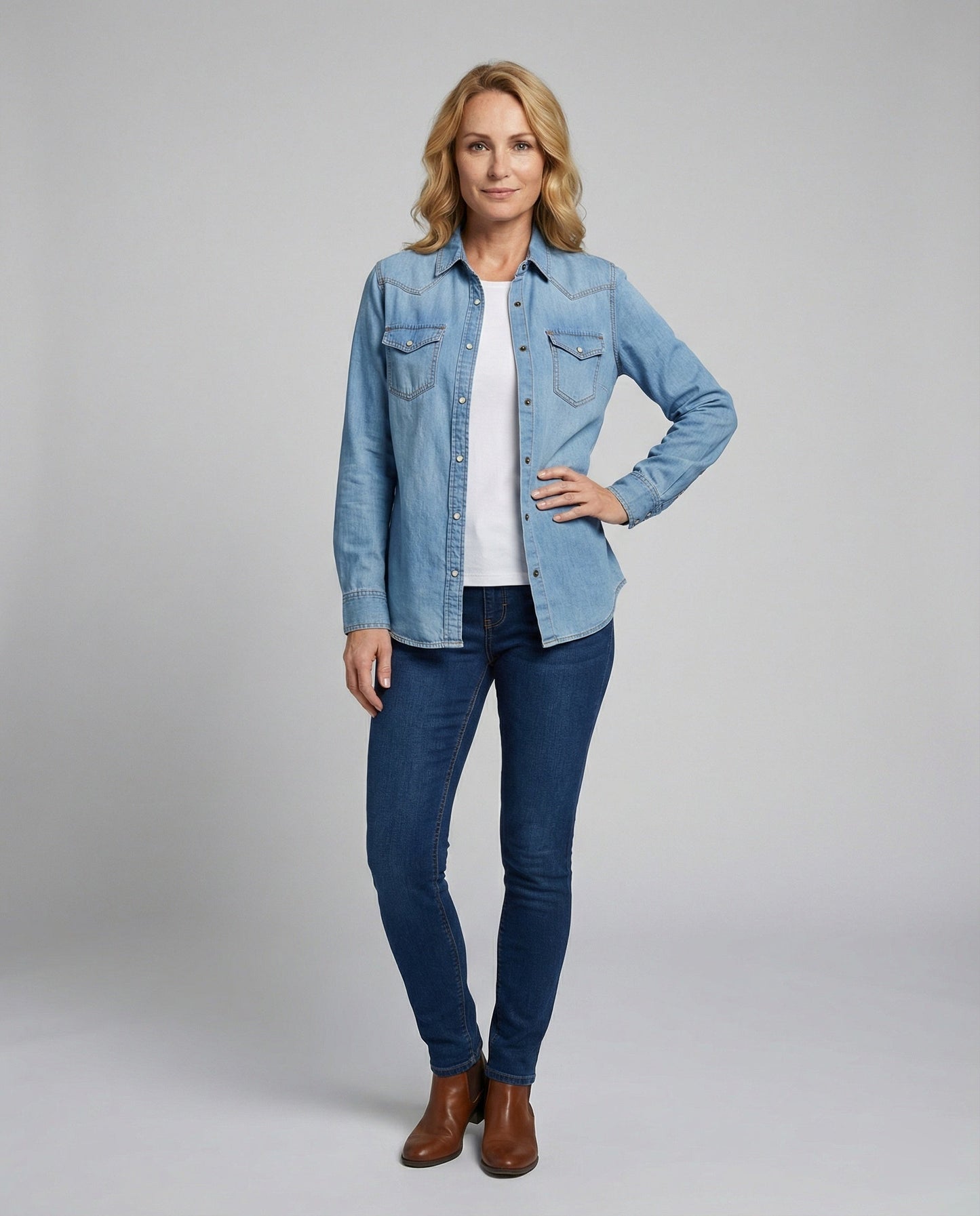 Damen Bluse Denim mit Brusttaschen und Dekoration
