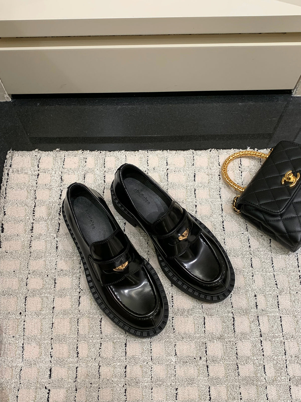 Elegante Damen Loafers Lackleder Schuhe mit Riemen