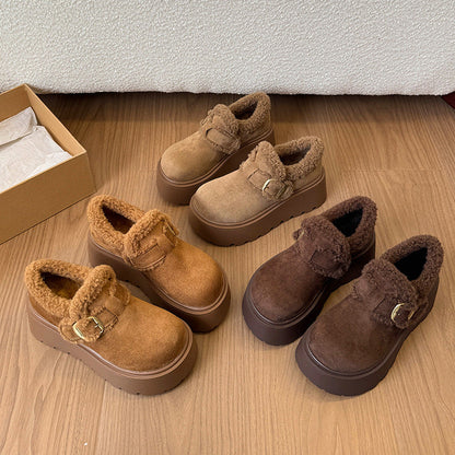 Damen Slipper Plüschig Warm mit Plateau und Schnalle - BerlinGlamour
