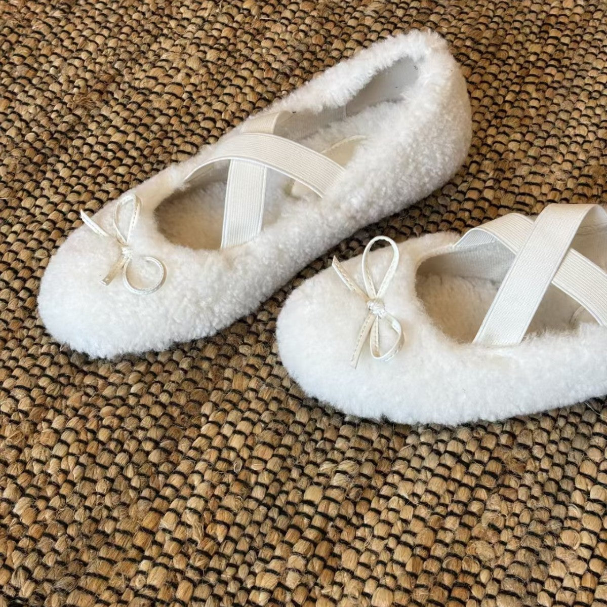 Damen Ballerinas Weich Plüsch Schleifen Detail