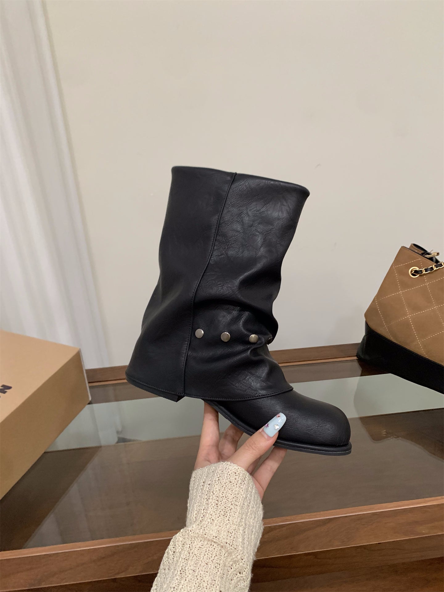 Damen Stiefel Elegant mit Faltenwurf und Druckknöpfen