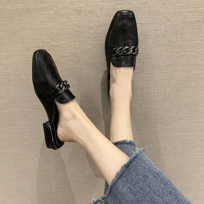 Elegante Damen Slingback Schuhe mit Ketten Detail