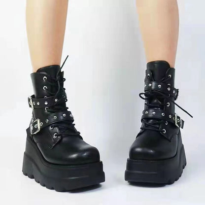 Damen Stiefeletten Plateau mit Schnallen Robust - BerlinGlamour