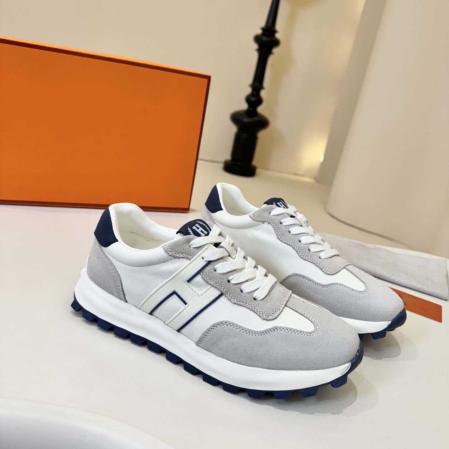 Damen Sneaker Wildleder Bequem Laufsohle Moderne - BerlinGlamour