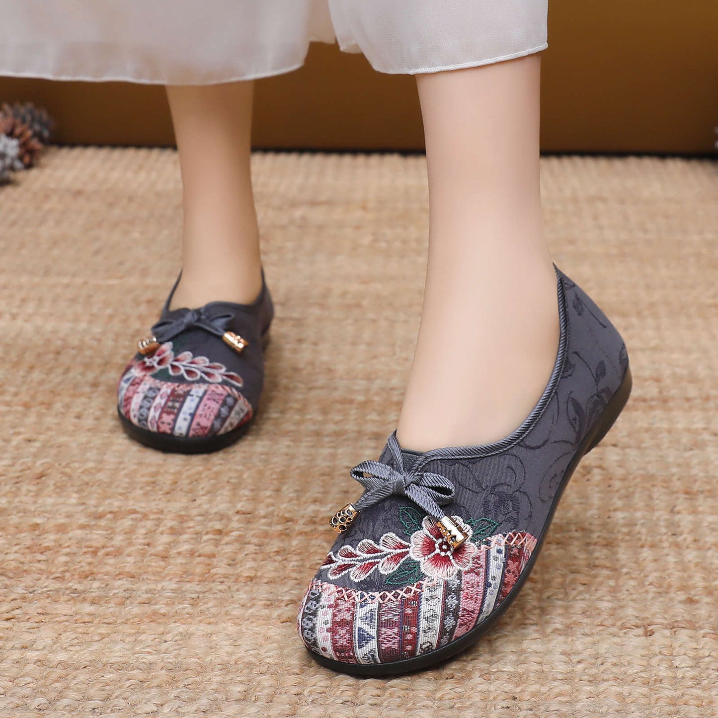 Damen Ballerinas Handbestickt Traditionell Heidi Stil