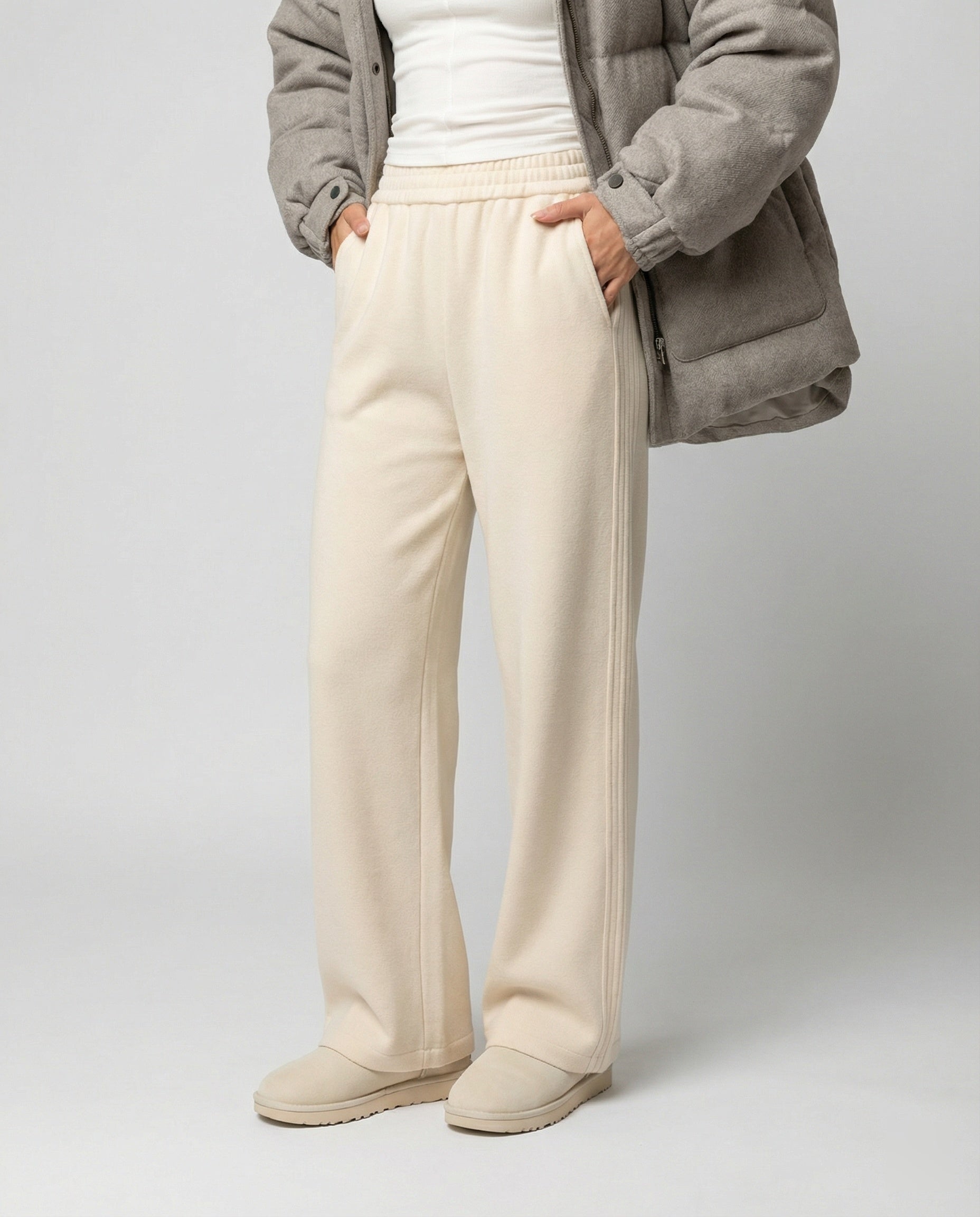 Weite Bequemhose mit Elastikbund und Acetat-Mix - BerlinGlamour