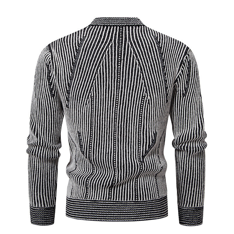 der neue Titel: Elegante Strickjacke mit V-Ausschnitt und feinem Kabelmuster BerlinGlamour