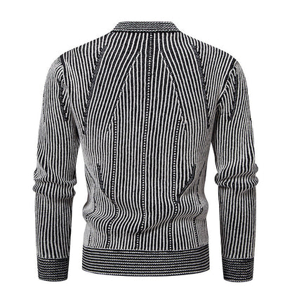 der neue Titel: Elegante Strickjacke mit V-Ausschnitt und feinem Kabelmuster BerlinGlamour