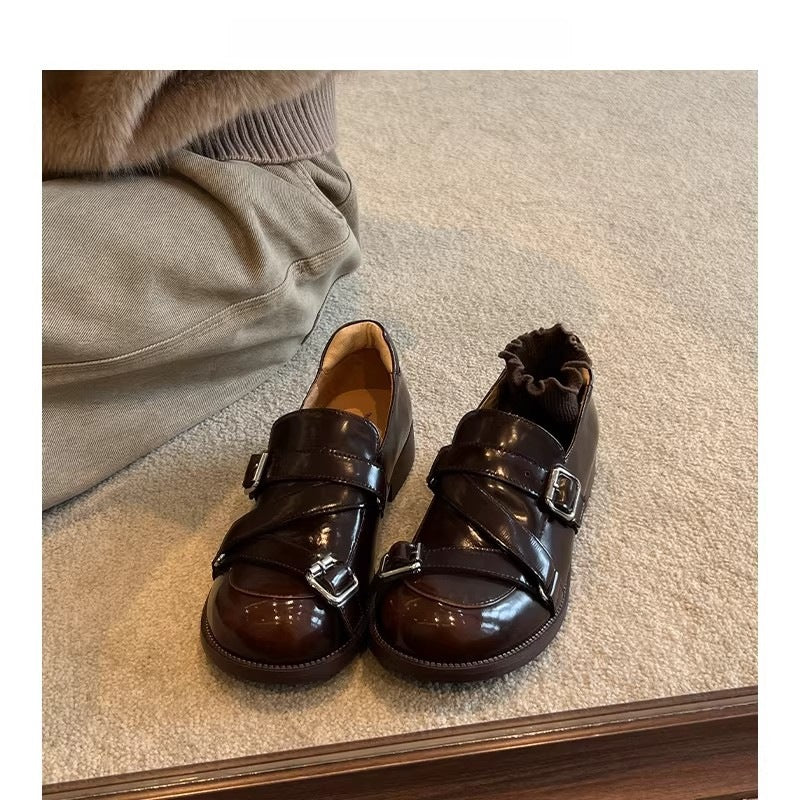 Damen Slipper Glänzend mit Schnallenverschluss Modern - BerlinGlamour