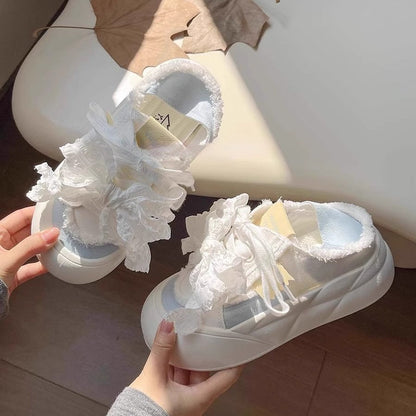Damen Sneaker Atmungsaktiv 3D Rüschen Design Sportlich - BerlinGlamour