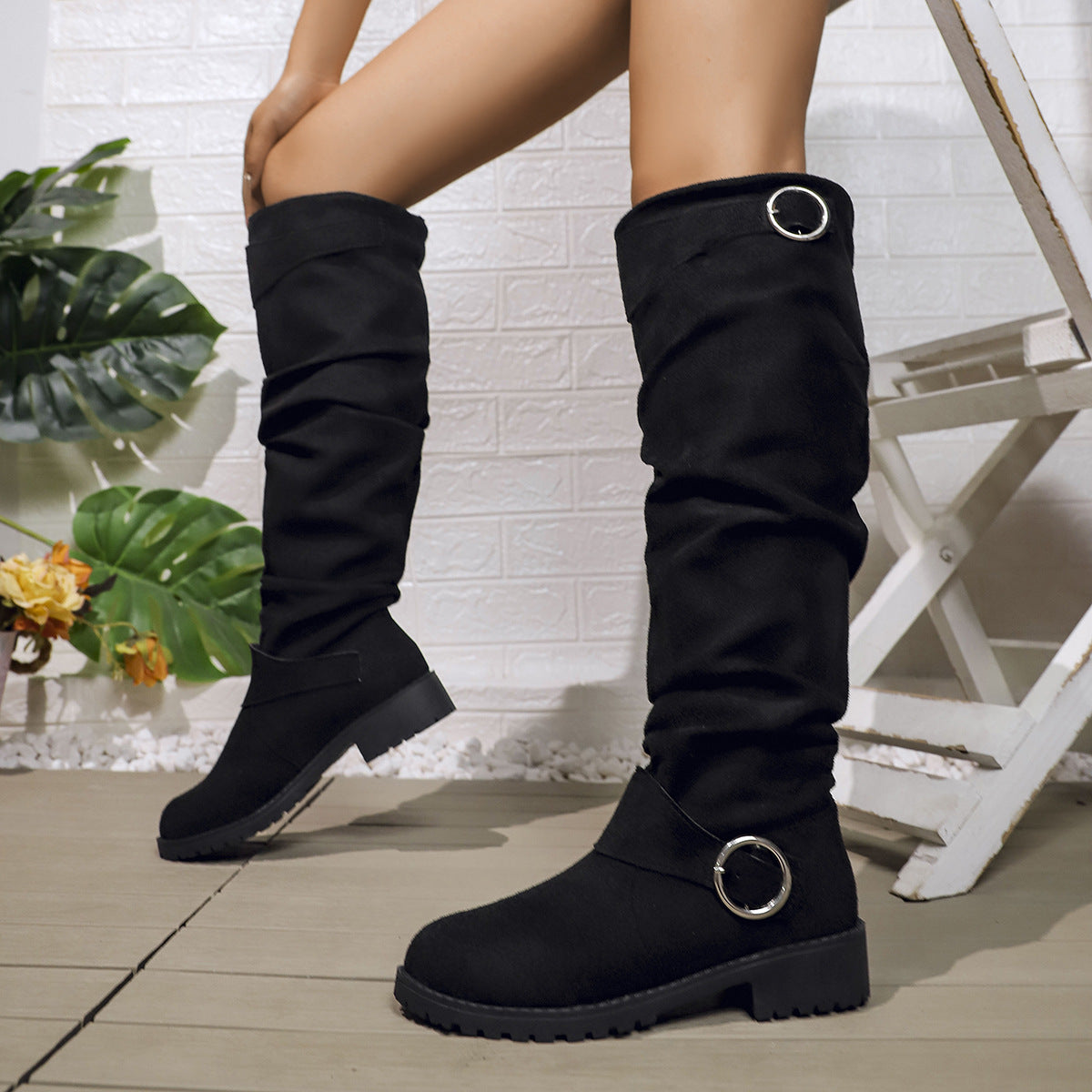 Damen Stiefel Hoch mit Rüschen Design und Riemen Schwarz