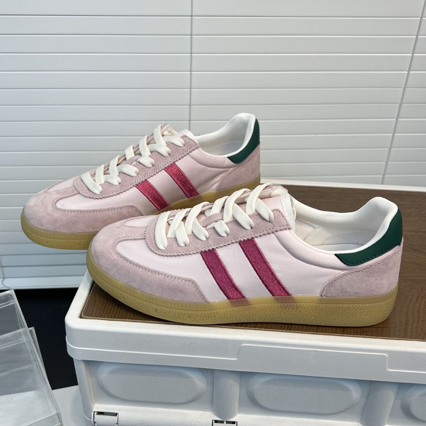 Damen Sneaker Retro Stil Veloursleder Schuhe Frauen