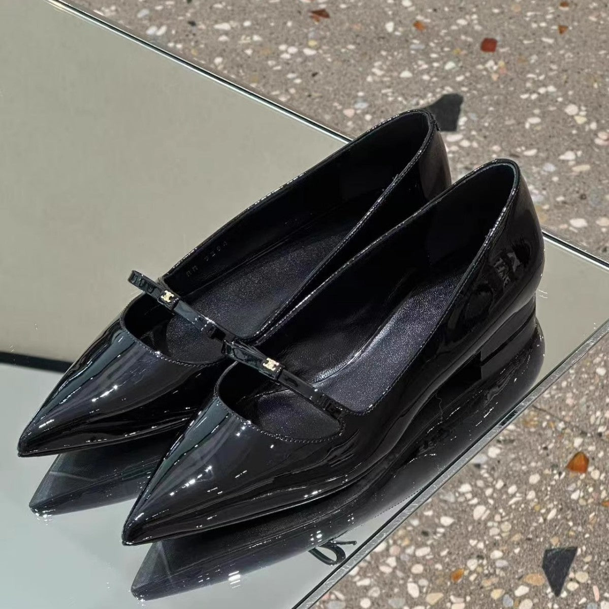 Damen Pumps Spitz Schuhe Elegant Riemendesign