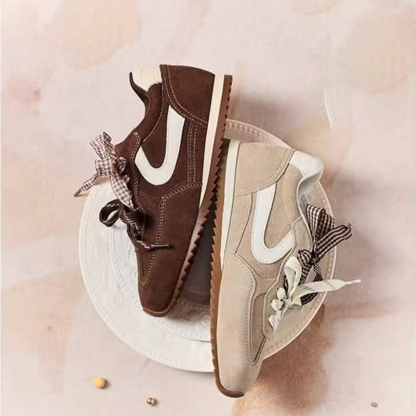 Damen Sneaker Retro Wildleder Schuhe mit Riemen