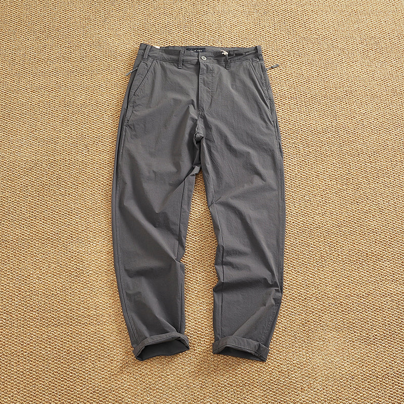 Herren Chino-Hose mit elastischem Bund und praktischen Eingrifftaschen BerlinGlamour ist ein Produkt, das ich gerne in meinem Online-Shop anbieten würde. Der Name Herren Chino-Hose
